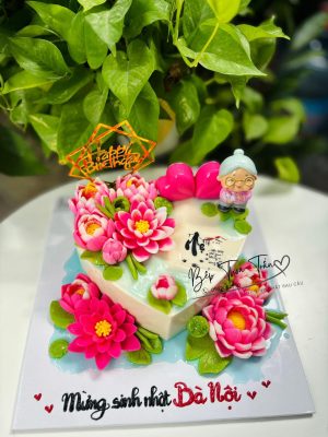 Bánh trái tim hoa sen 20cm