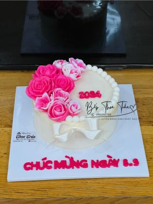 Bánh hoa hồng 18cm